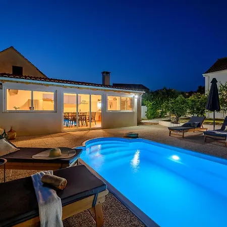 Villa Bellezza Milna  Exterior photo